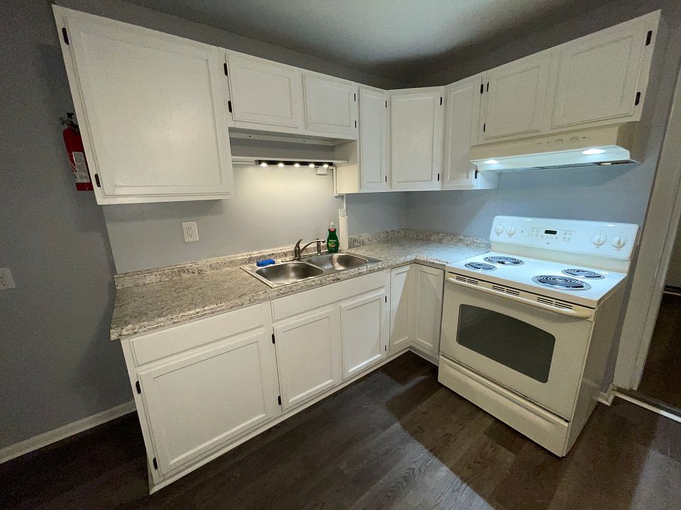 1st image of 1576 W King St APT 1