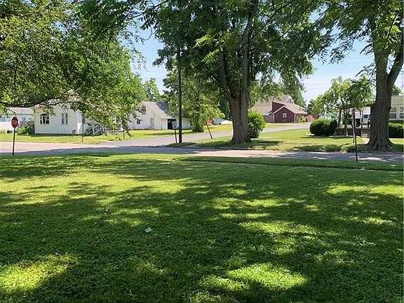 4th image of 900 S Ohio St