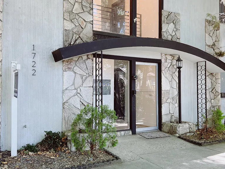 1722 G St — Photo 12