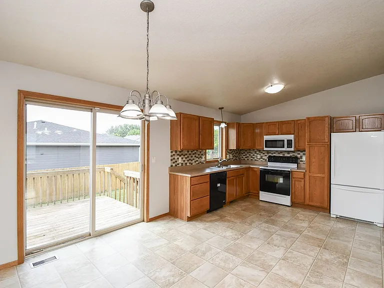 5101 W Cushman St — Photo 16
