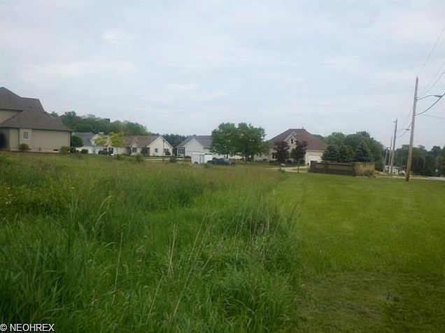 2nd image of 12 W Maple Dr