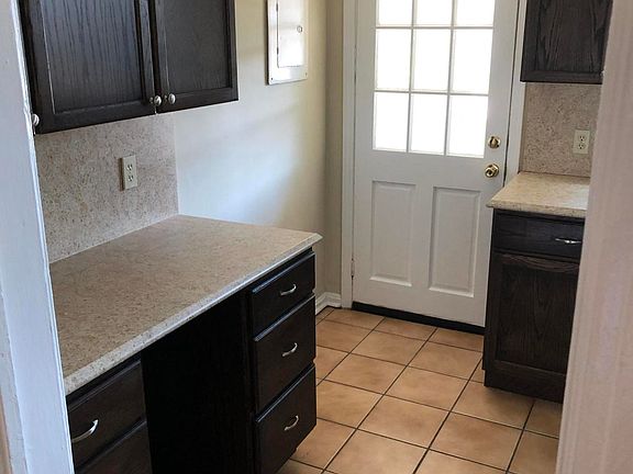 3rd image of 3133 Belden St APT 1