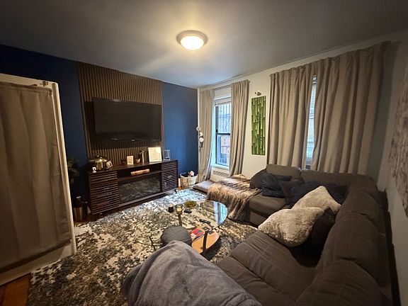 2nd image of 452 W 47th St APT 2A