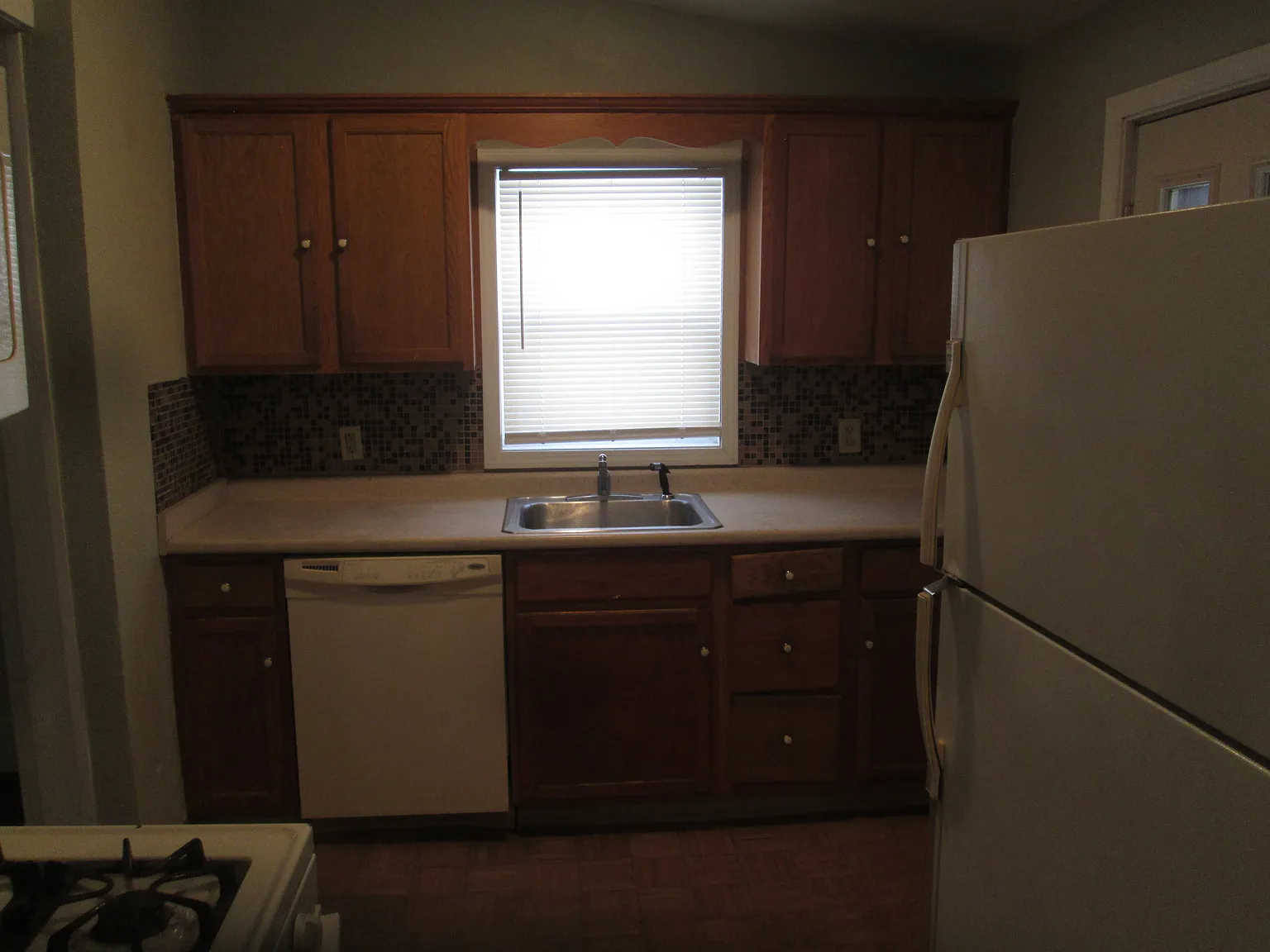 2 bed, 1.5 bath, 1619 sqft, $1,000 — Photo 2