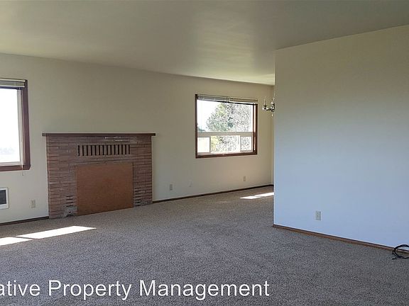 5th image of 1629 NE 15th St