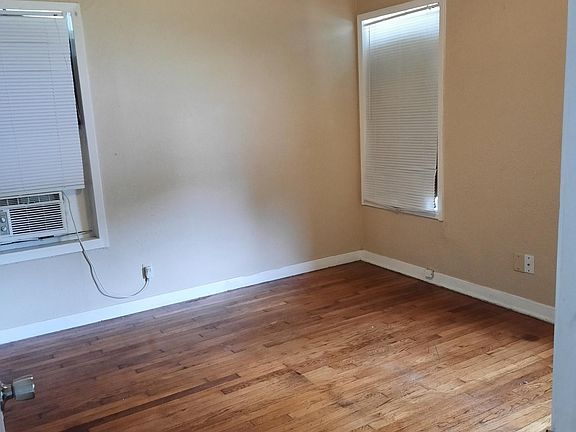 5th image of 403 Nassau Dr