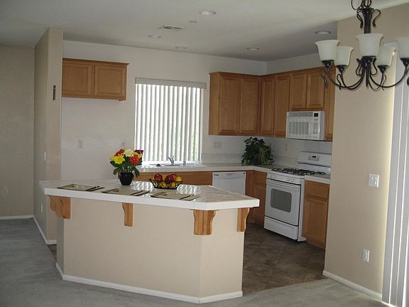 4th image of 26033 Iris Ave Unit E