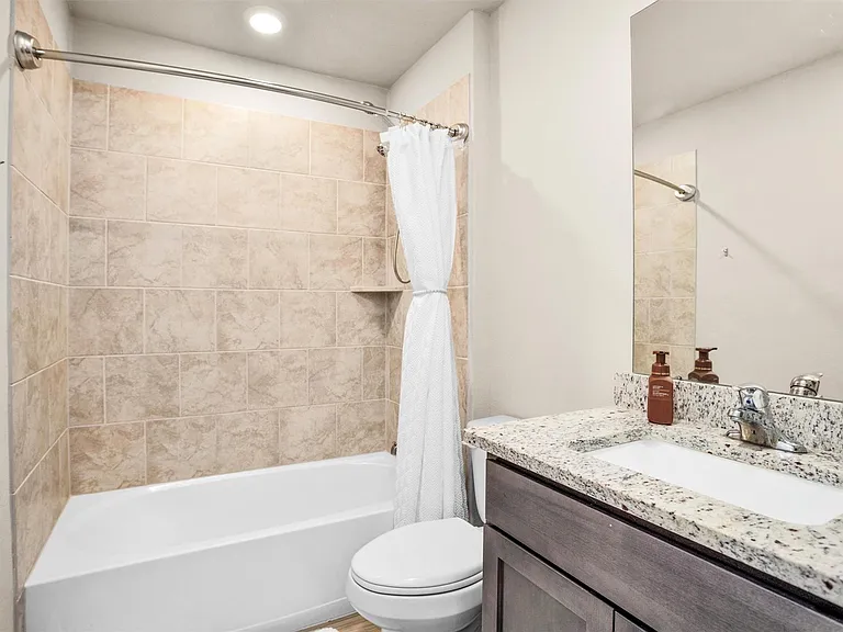 312 Pecos Dr — Photo 35