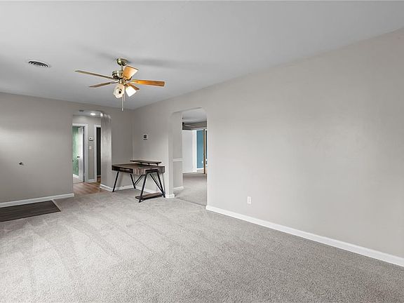 4th image of 1814 Canterbury Rd