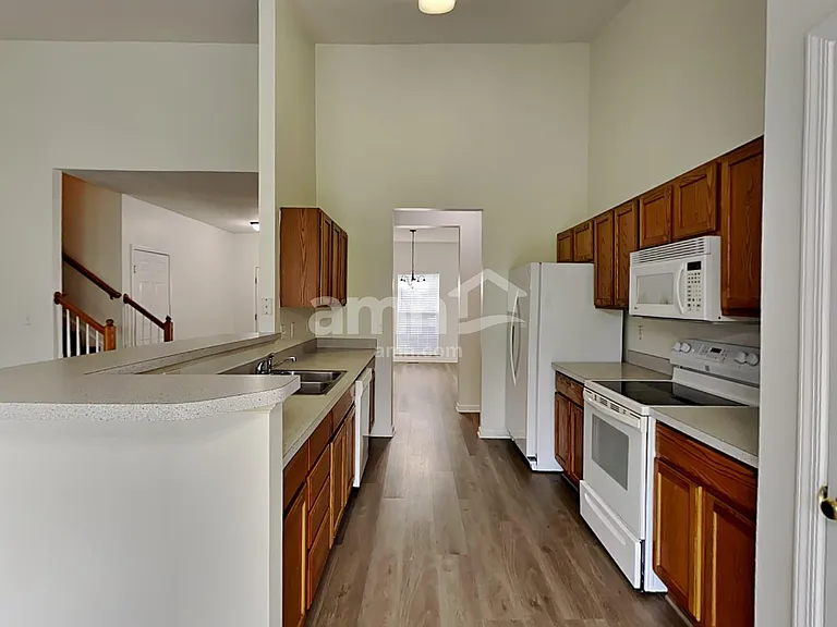 1828 Annalee Dr — Photo 3
