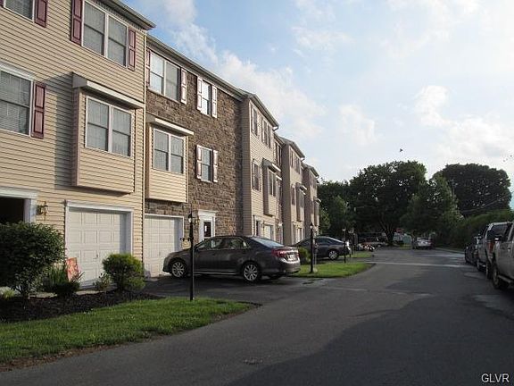 3rd image of 2142 East Blvd