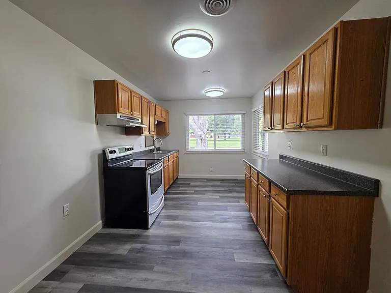 Bowen/Phelps Duplex — Photo 19