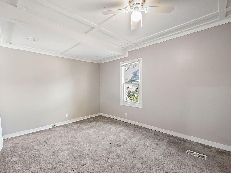 22134 Pleasant Ave, photo 19