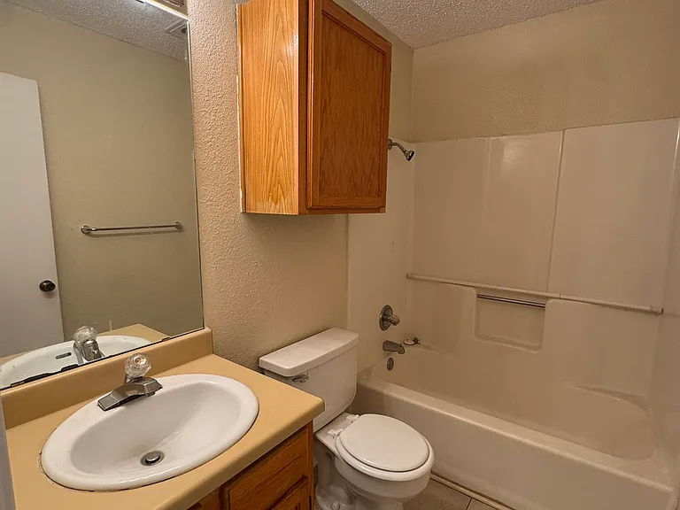 4520 Mizzenmast Ct — Photo 1