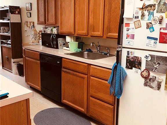 2nd image of 4720 Locust St NE APT 201