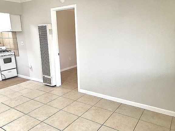 3rd image of 44222 Cedar Ave