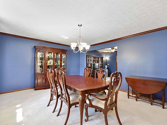 3rd image of 25898 Tallwood Dr