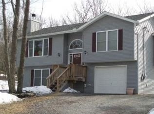 105 Hebula Rd, Milford, PA 18337