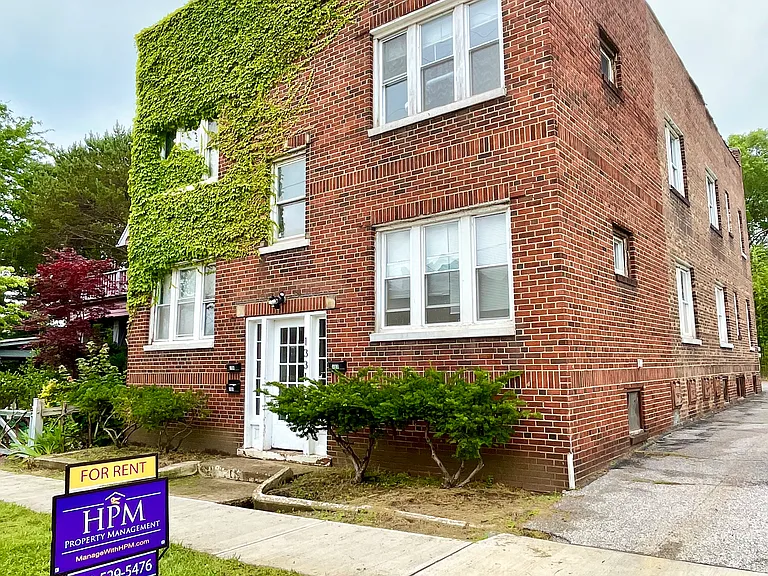 1331 W 65th St — Photo 1