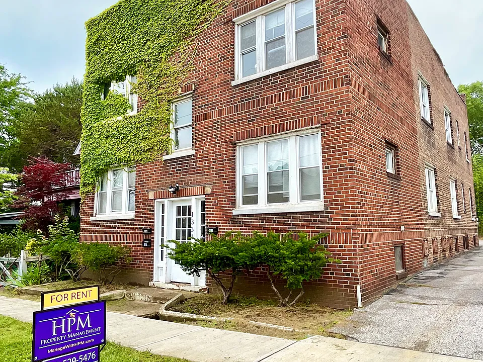 1331 W 65th St