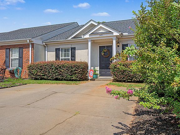 3rd image of 145 Sunview Dr