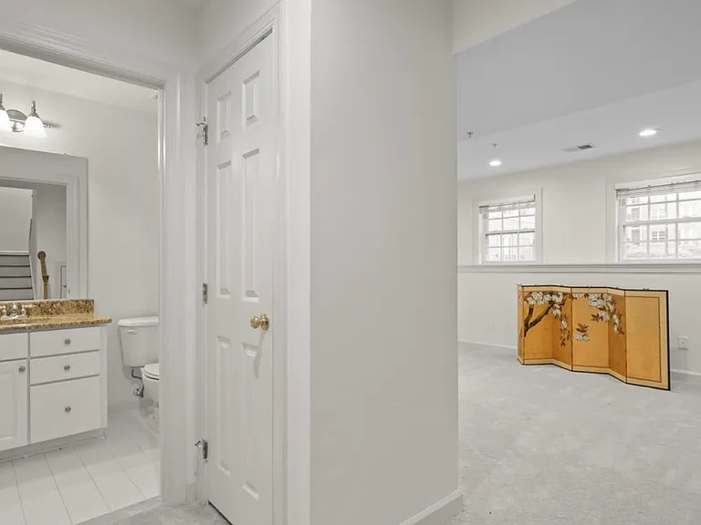 7980 Vigne Ct — Photo 32