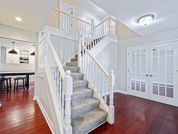 5th image of 9521 Camelot St NW