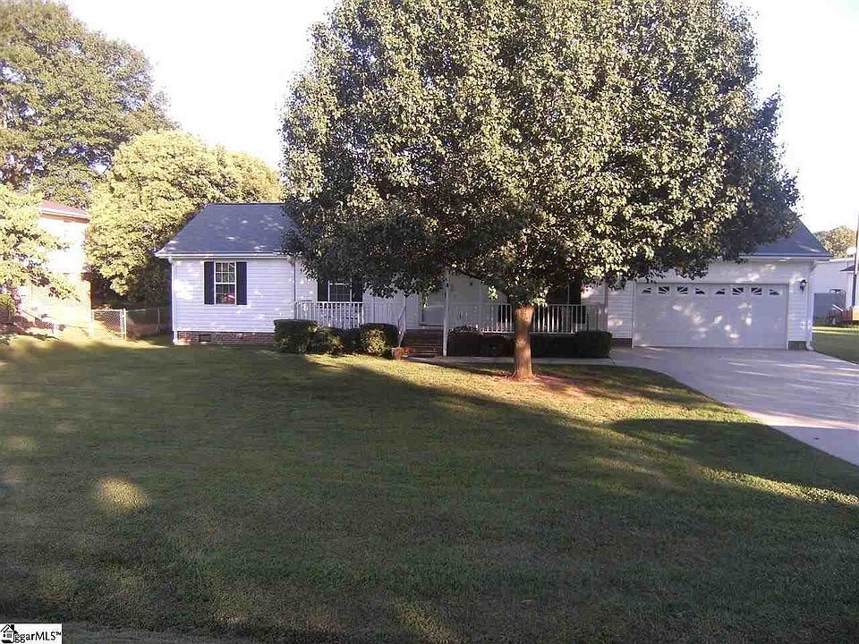 1st image of 4 Luray Dr