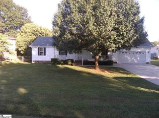4 Luray Dr, Greenville, SC 29617