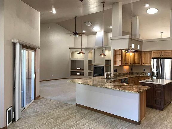 5th image of 2536 Applewood Pl