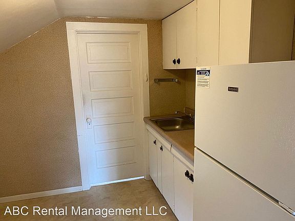 5th image of 728 1/2 E Jackson St