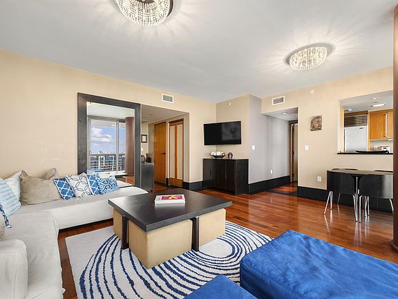 4th image of 101 20th St #2705