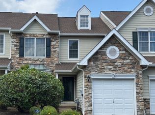 72 Patriot Hill Dr, Basking Ridge, NJ 07920