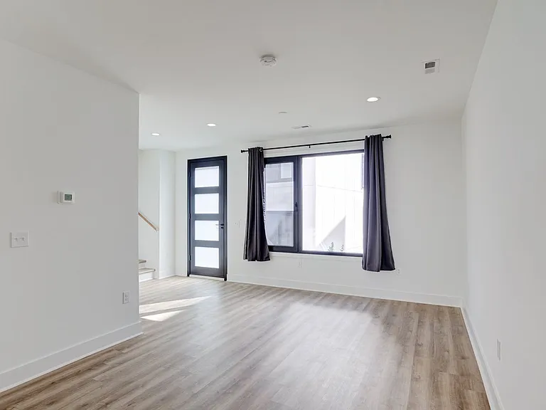 1110 Nova St — Photo 8