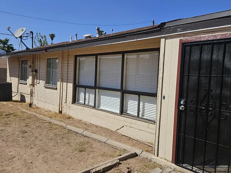 4619 E Almeria Rd — Photo 18