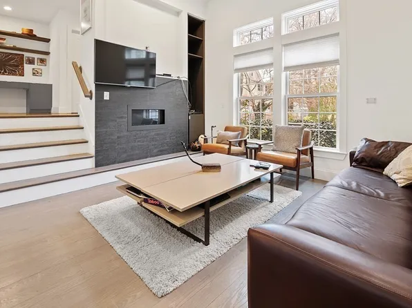 39 Elmwood St #3, Somerville, MA 02144