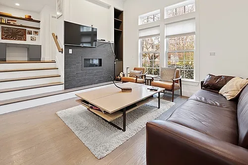 39 Elmwood St #3 Photo 1