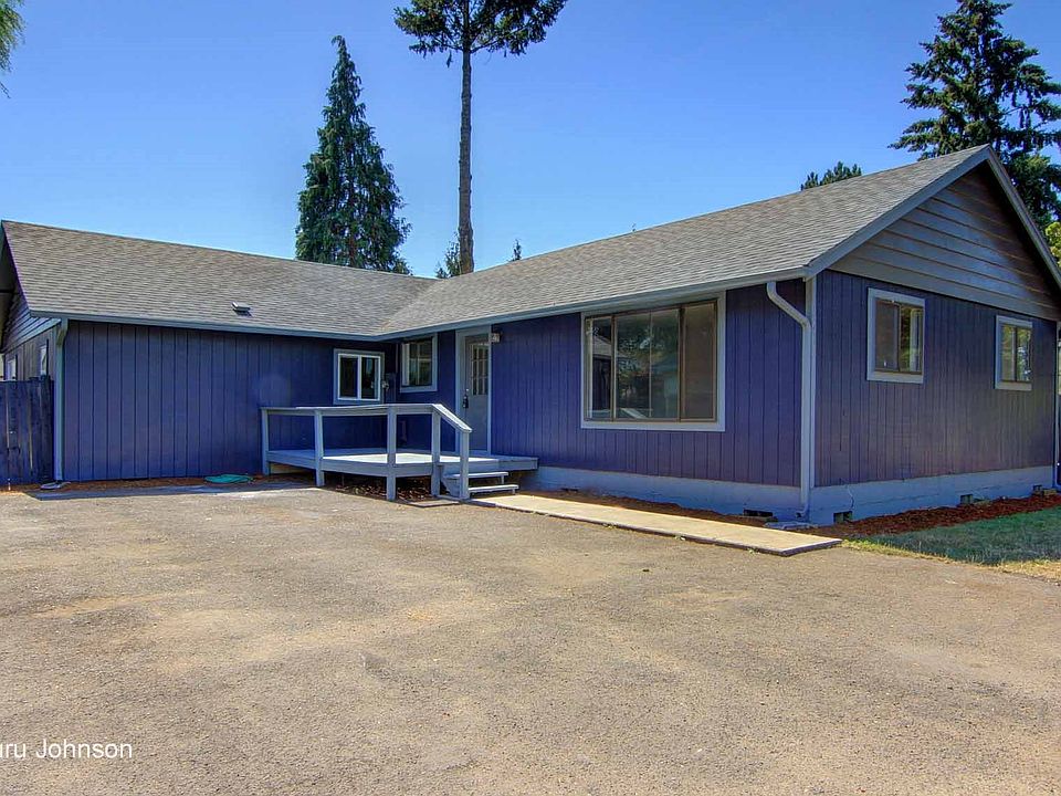 1st image of 12415 NE 44th St