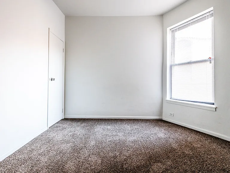 5051 S Forrestville — Photo 64