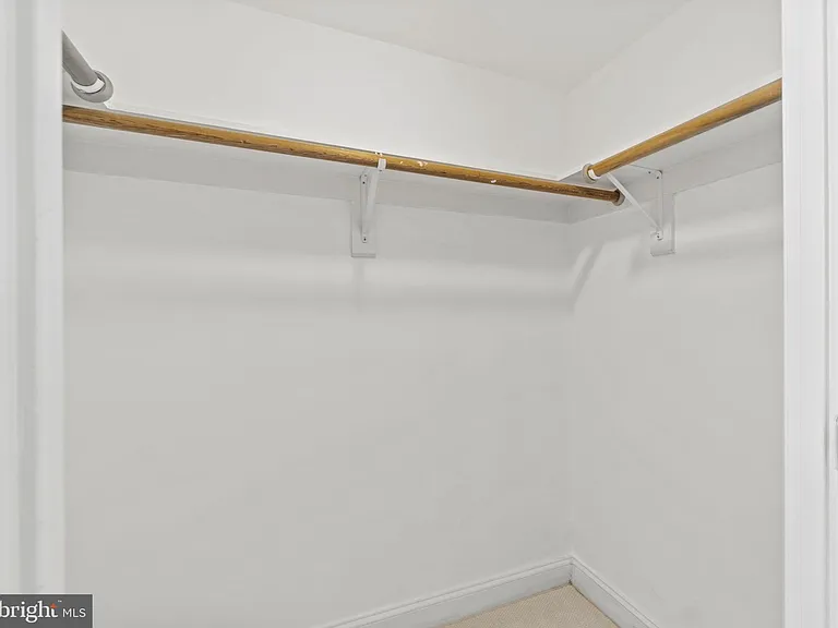 1020 N Highland St #221 — Photo 12