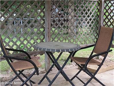 Relax in The Old Crab Shack