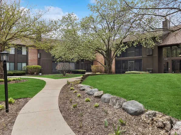 (undisclosed Address), Crystal Lake, IL 60014