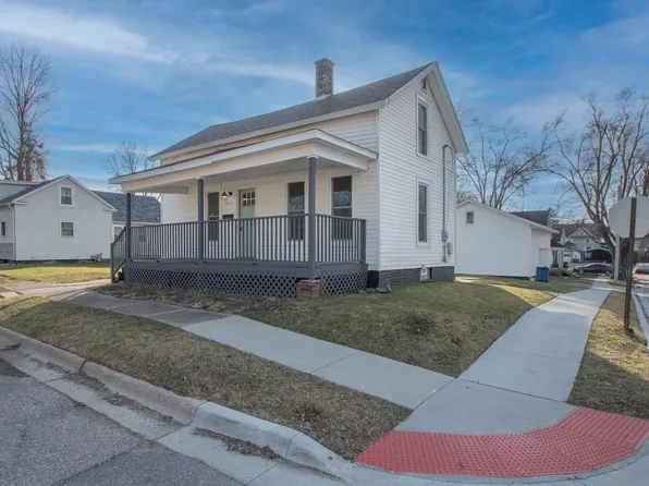 702 John St, La Porte, IN 46350
