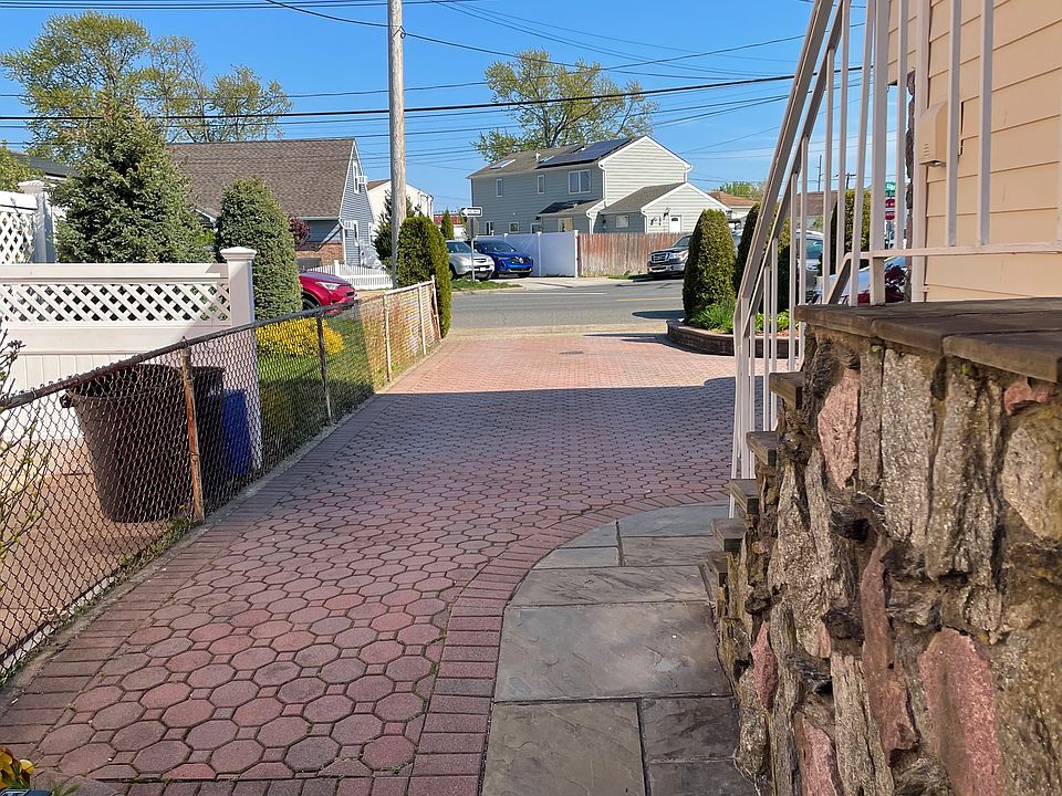 Separate Side Entrance with One Car Driveway Parking