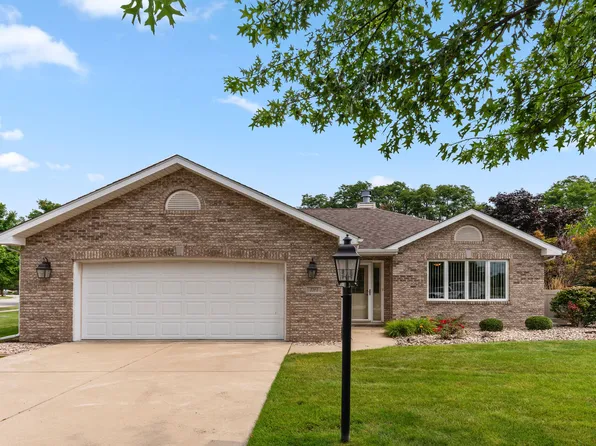 1161 Medlee Dr, Hobart, IN 46342