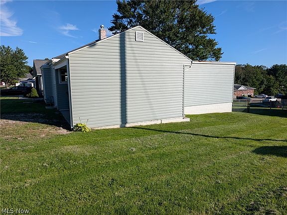 4th image of 16 Grandview Rd