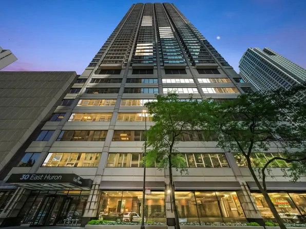 30 E Huron St APT 5410, Chicago, IL 60611