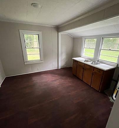 3rd image of 548 Goode Ave #1