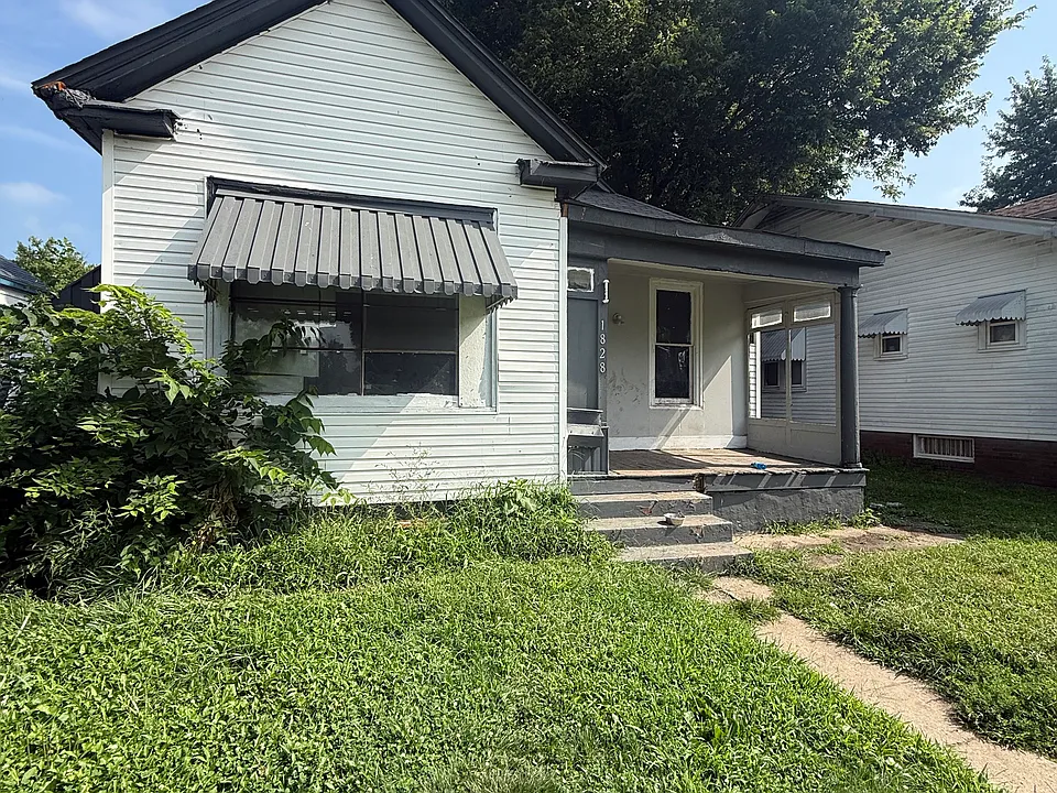 1828 E Main St