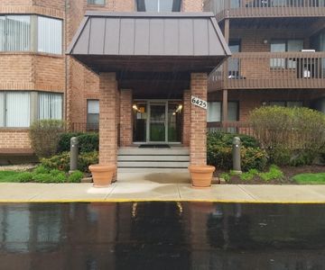 6425 Clarendon Hills Rd APT 302, Willowbrook, IL, 60527
